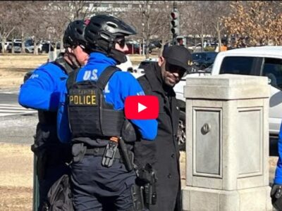 El exlíder de los Proud Boys, Enrique Tarrio, fue arrestado