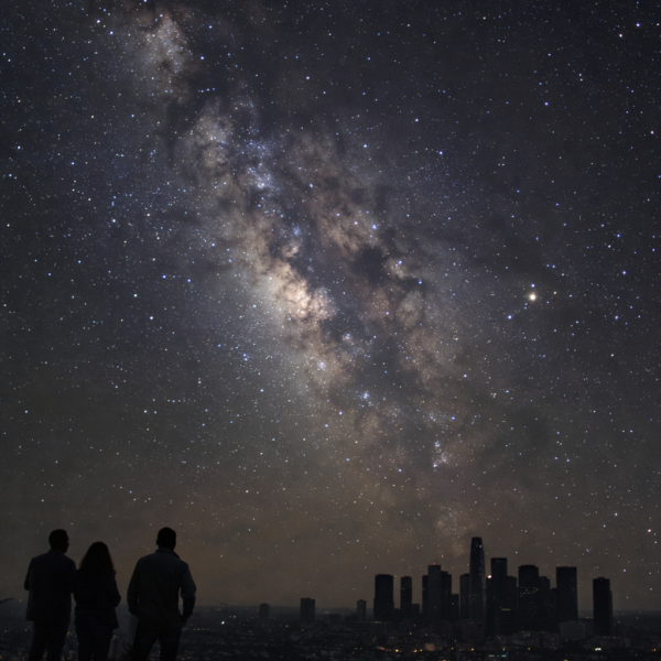 🌌 Cuando Los Ángeles se quedó a oscuras… y descubrió que vivía bajo la Vía Láctea