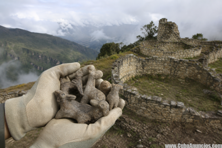 Estatuillas de piedra halladas en Kuélap asociadas a rituales de fertilidad y protección