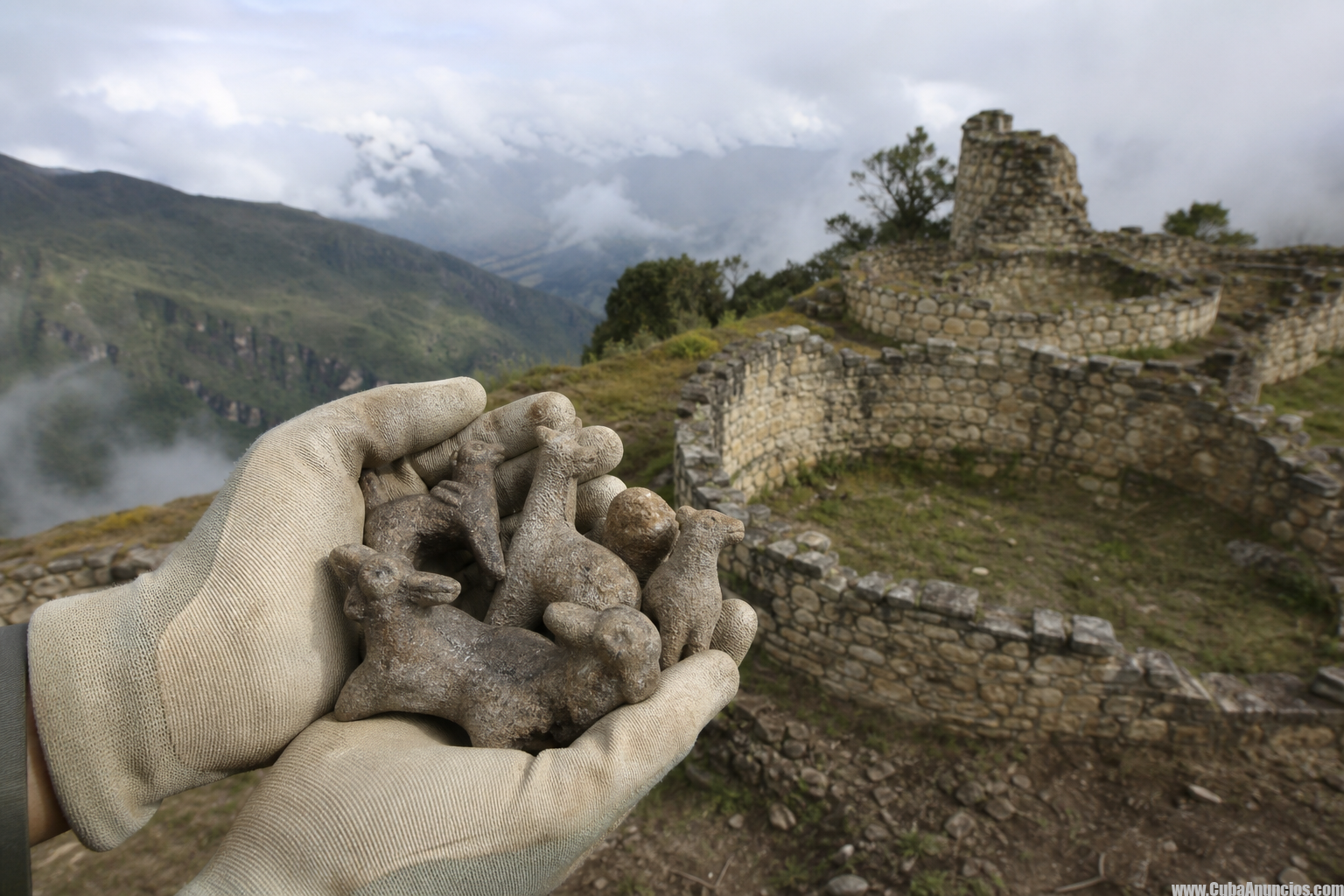Estatuillas de piedra halladas en Kuélap asociadas a rituales de fertilidad y protección